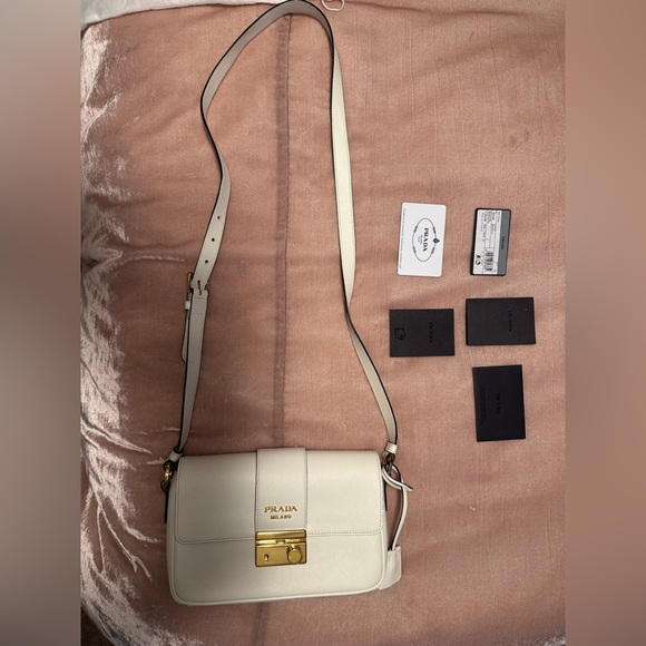 Beautiful Authentic Prada Purse - Saffiano Bianco - Picture 4 of 12
